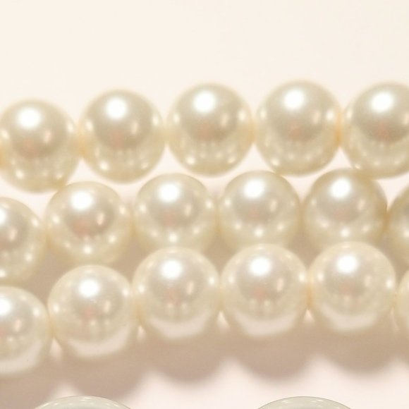 Three Strain Glass White Pearl Stretch Bracelet - Picture 4 of 4